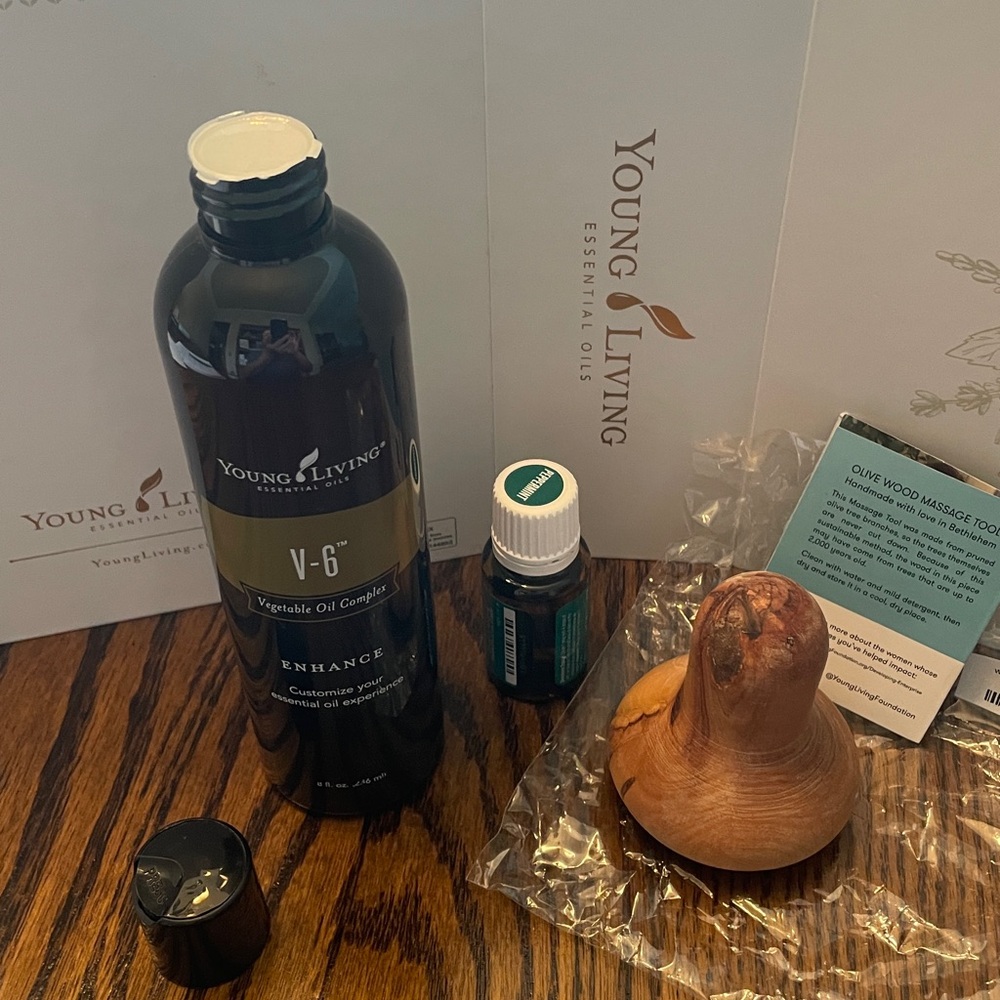 V6, Peppermint & Wood Massage tool Young Living essential oils - Picture 2 of 5